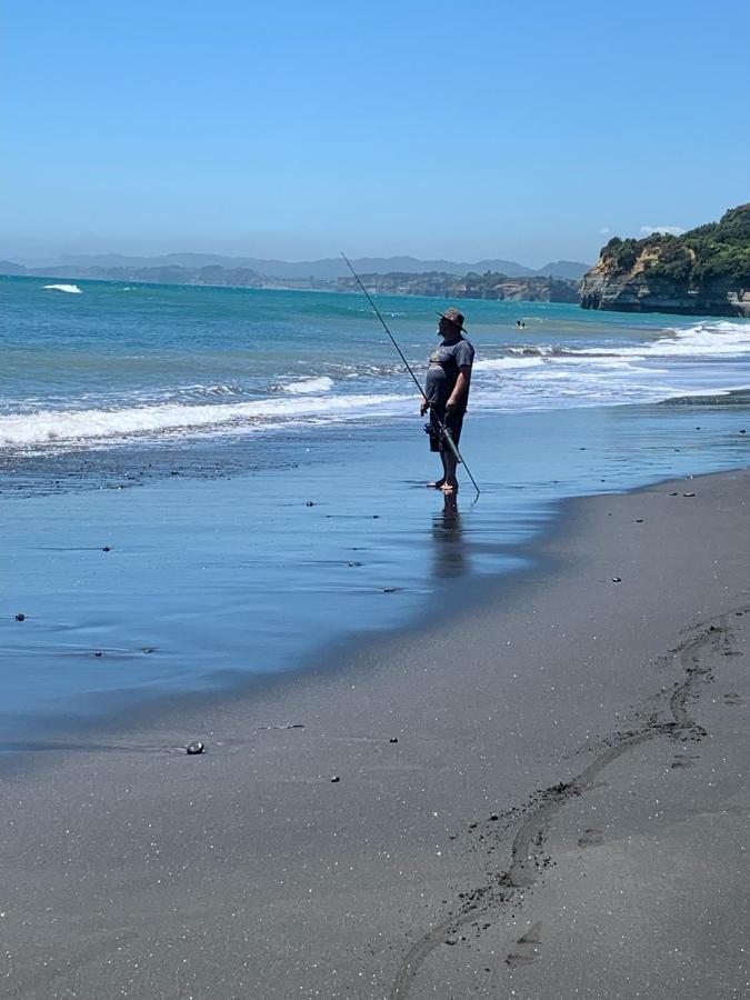 Urenui Beach Bach Экстерьер фото
